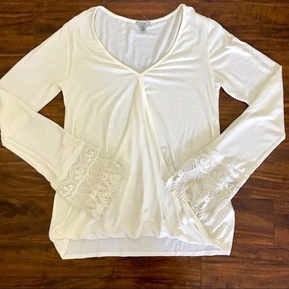 Ecote Urban Outfitters Faux-Wrap Peasant Festival Top Lace Bell Sleeve. Size XS